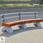 Скамейки радиусные на бетоне со спинкой