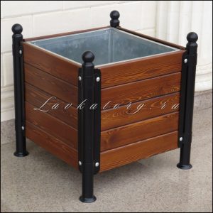 Кашпо из дерева и металла для улицы