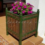 КМлб-2 - Кашпо уличные из брашированной лиственницы Кашпо уличные из брашированного дерева и металла