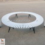 Скамейки круглые из дерева лиственницы на стальном каркасе