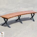 Скамейки радиусные из лиственницы на стальных опорах без спинки