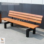 Скамья СТ80л-2 из лиственницы на профильной трубе