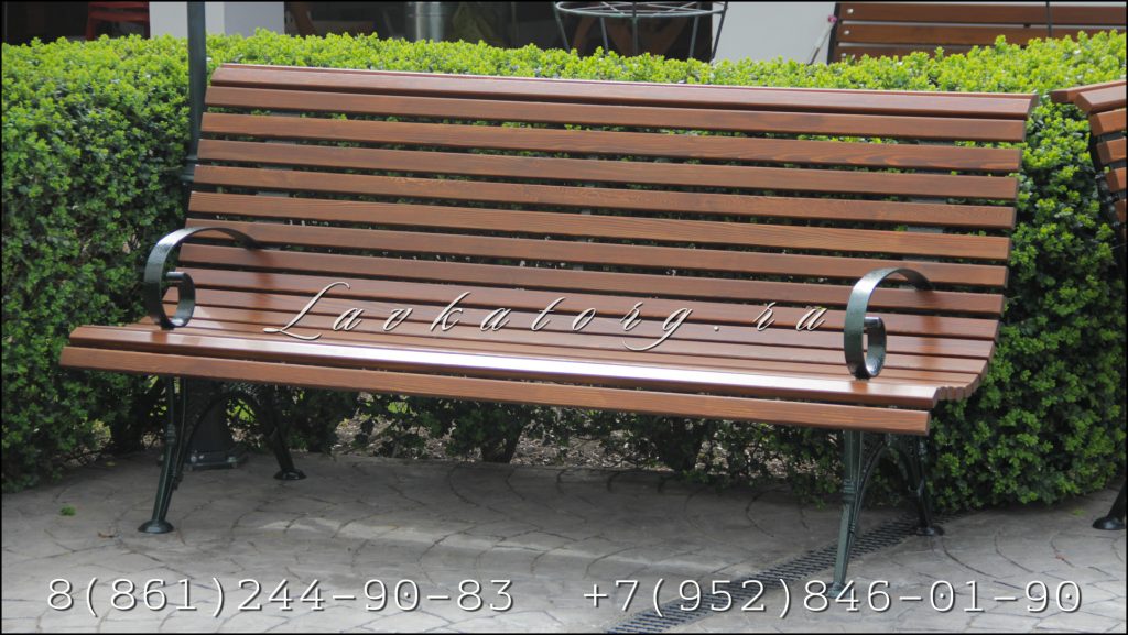 Скамейки с высокой спинкой, с подлокотниками