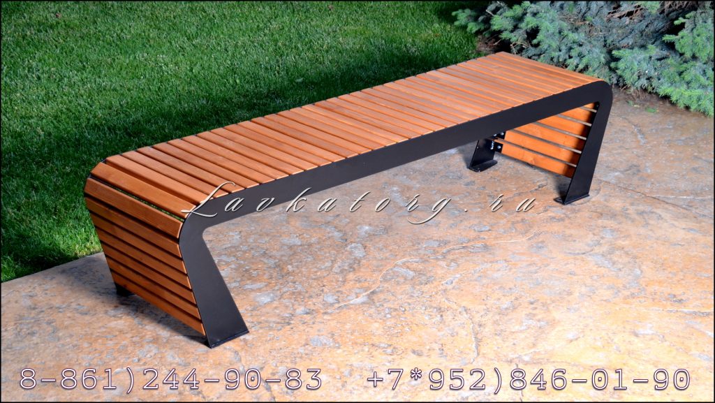 Скамейки СМл-2в из лиственницы и лазерной резки металла