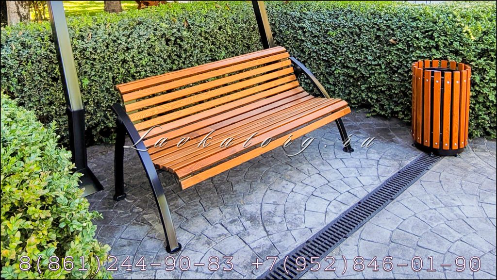 Скамья парковая из лиственницы на каркасе из профильной трубы